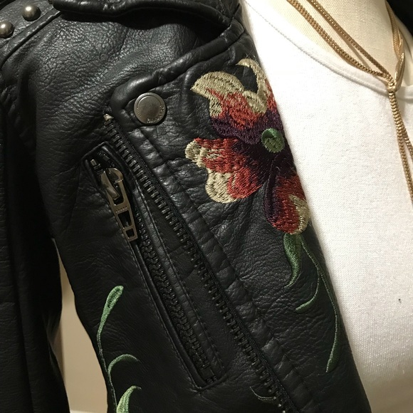 This jacket tho 😍 I want to be a biker now! - Picture 3 of 3